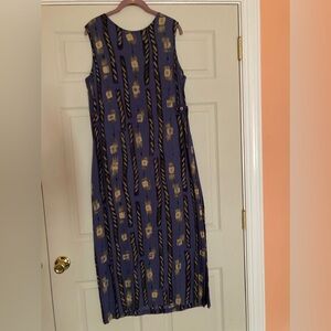 Sag Harbor Modest Maxi sleeveless Dress Size: M.  Preowned in good condition.